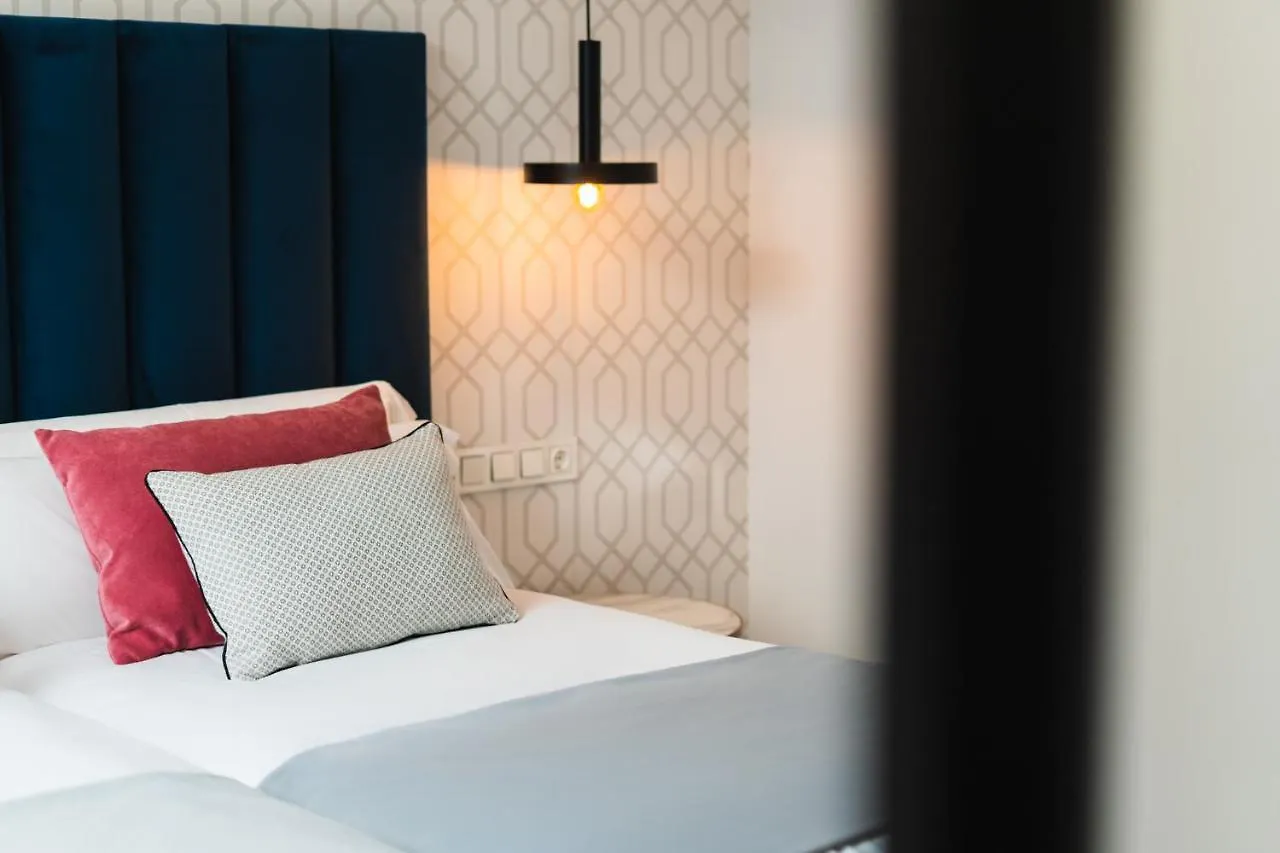 Debambu Suites Malaga 0*,